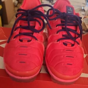 Nike Bright Crimson Vapor Max Plus